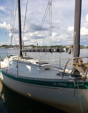 Tillotson   Pearson Boats For Sale in Florida by owner | 1983 28 foot Tillotson & Pearson cat ketch